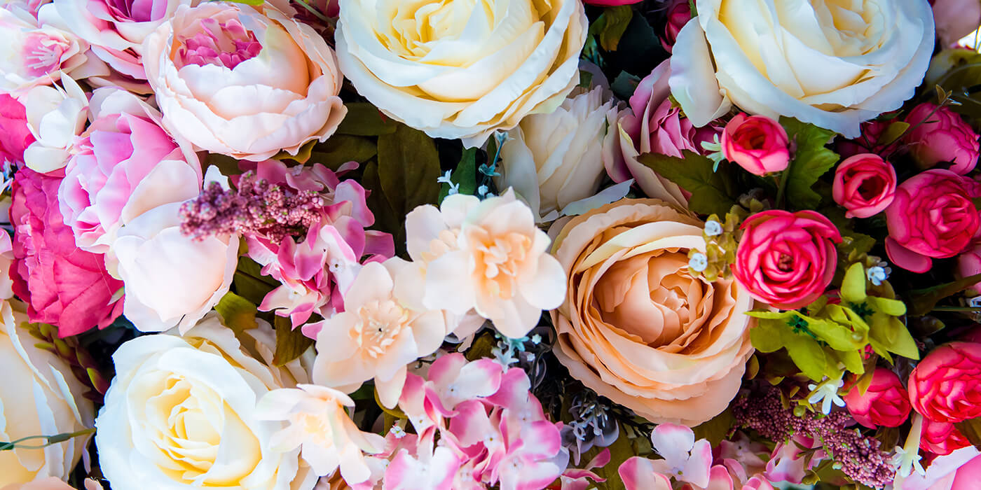 cvetje razlicnih barv za sopek